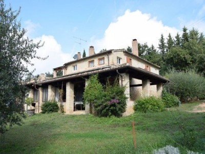 Properties for Sale_In the Marche region in the province of macerata, in the municipality of Civitanova high, ancient brick farmhouse, on two levels in Le Marche_1