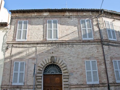 Properties for Sale_Townhouses to restore_LUXURY BUILDING FOR SALE IN THE HISTORIC CENTER OF FERMO , residence in a historic building with original details of the 1700s, premium property for sale in the Marche in Le Marche_1