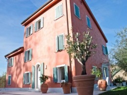 In the town of Fermo for sale independent villa
