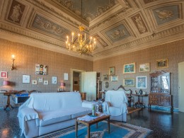 APARTMENT HABITABLE FOR SALE IN THE HISTORIC CENTER OF FERMO WITH FRESCOES, GARDEN AND GARAGE