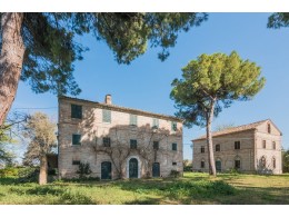 BEAUTIFUL AND HISTORIC PROPERTY IN THE MARCHE REGION