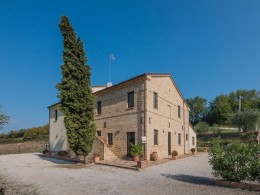 Accommodation structure, farmhouse with restaurant and rooms for sale in the Marche; Ancient farmhouse completely restored for sale in the Marche
